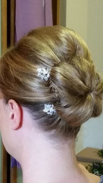 Simple stunning wedding hair chignon